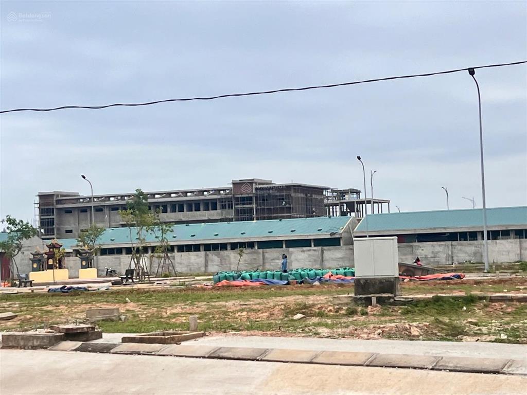 Mặt tiền khu dự án cao thắng  kế bên nhà ở xã hội lộc ninh cực đẹp , hiếm khi có hàng bán ra