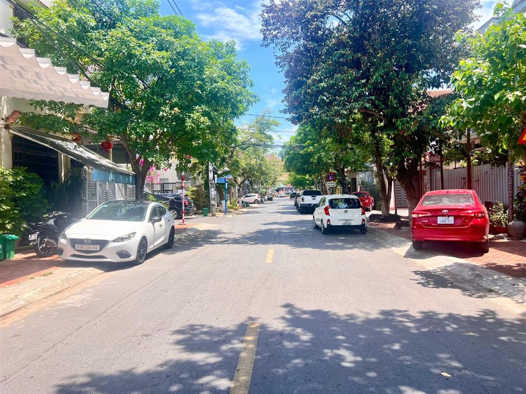 20m mặt tiền đường dương văn an  phố đi bộ, nhà nghỉ 10 phòng và cà phê vườn trung tâm đồng hới