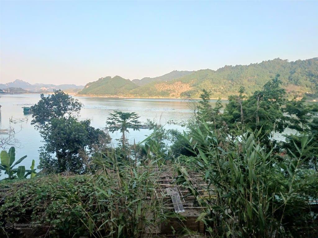 Giảm giá bán lô đất thổ cư view hồ tại hòa bình