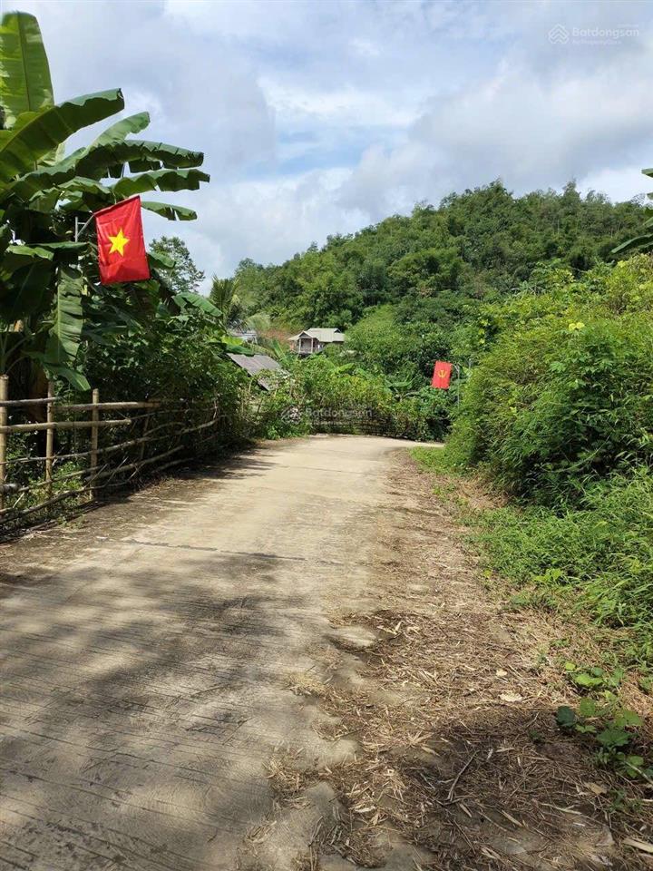 Giảm giá bán lô đất thổ cư view hồ tại hòa bình