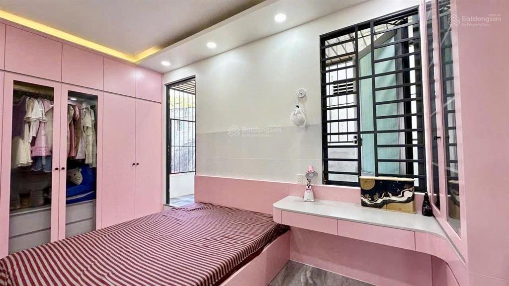 Bán nhà đẹp gần biển hòn chồng  ngang 7m cực hiếm  xách vali vào ở ngay