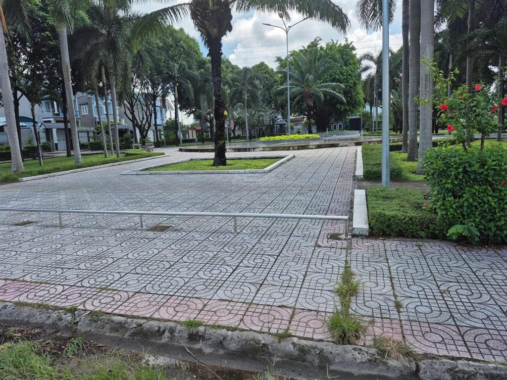 Bán đất tái định cư đẹp đối diện công viên 250m full thổ cư  giá chỉ 6,5 tỷ