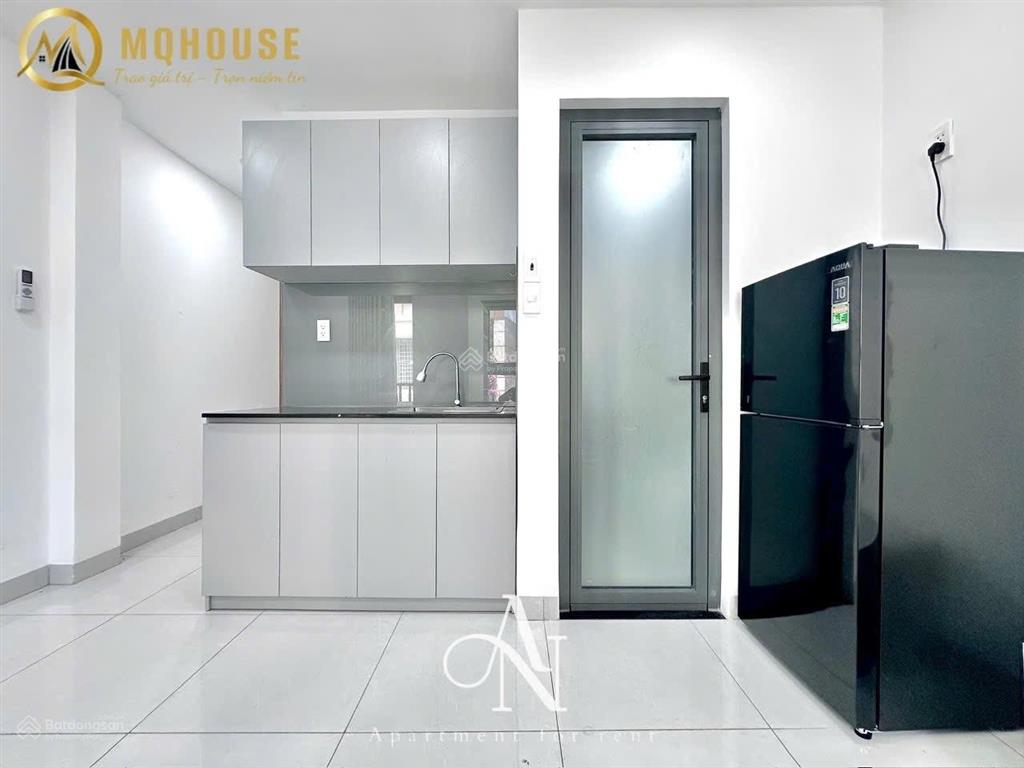 Cập bến studio ban công mới 100% ngay phan xích long