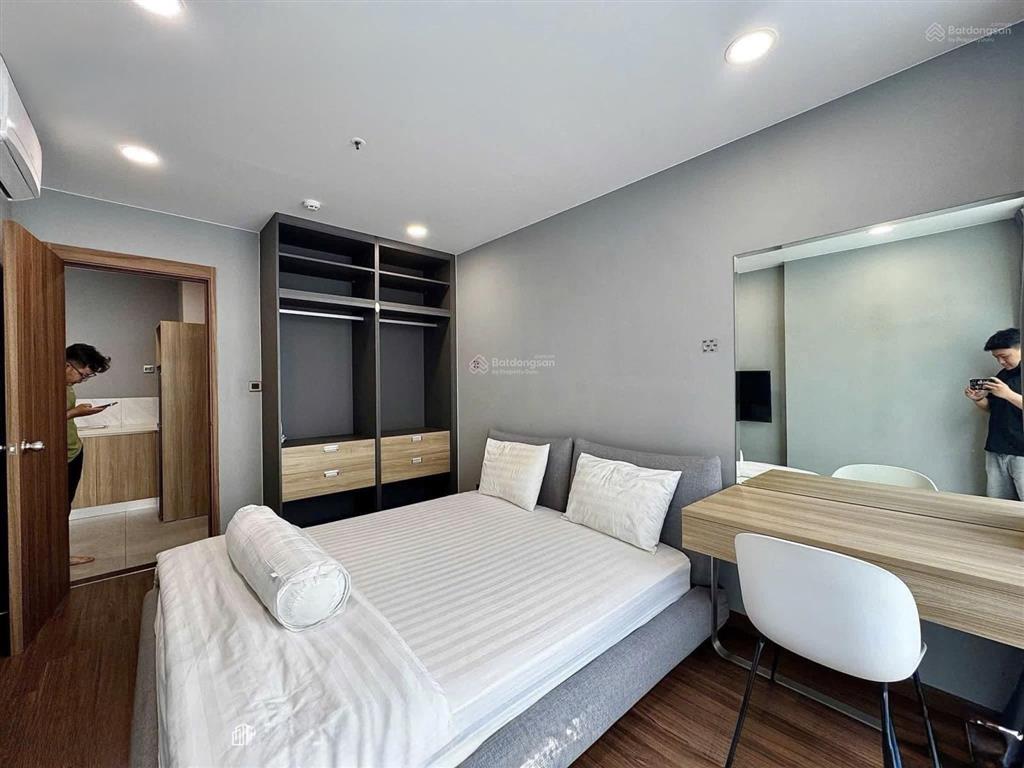 Căn hộ 1pn 1pk siêu rộng chỉnh chu, dịch vụ dọn phòng, giặt đồ đầy đủ, di chuyển q1 5p