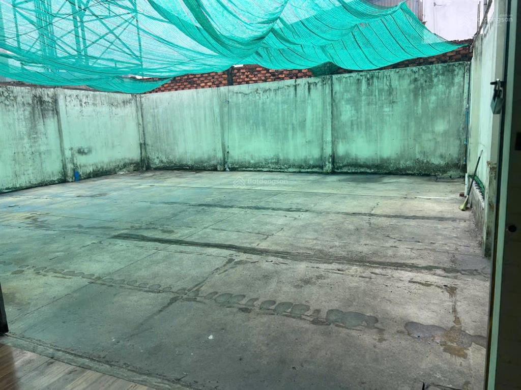 Cho thuê mặt bằng đẹp 10x30m vị trí kinh doanh tốt