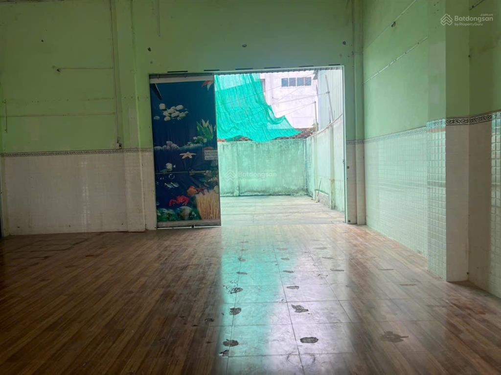 Cho thuê mặt bằng đẹp 10x30m vị trí kinh doanh tốt
