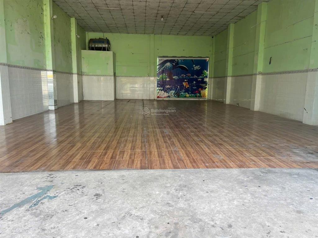 Cho thuê mặt bằng đẹp 10x30m vị trí kinh doanh tốt