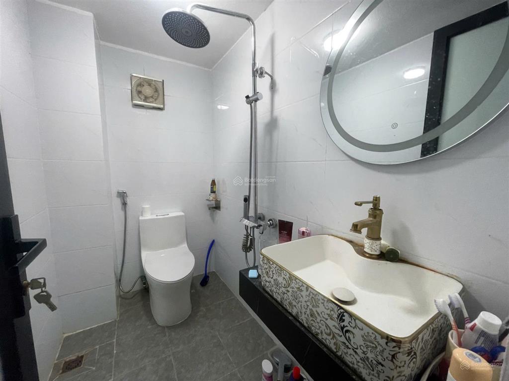 Nhà chính chủ sổ đổ sau quy hoạch ra gần mặt đường, đang cho thuê với dòng tiền 14 triệu/ tháng