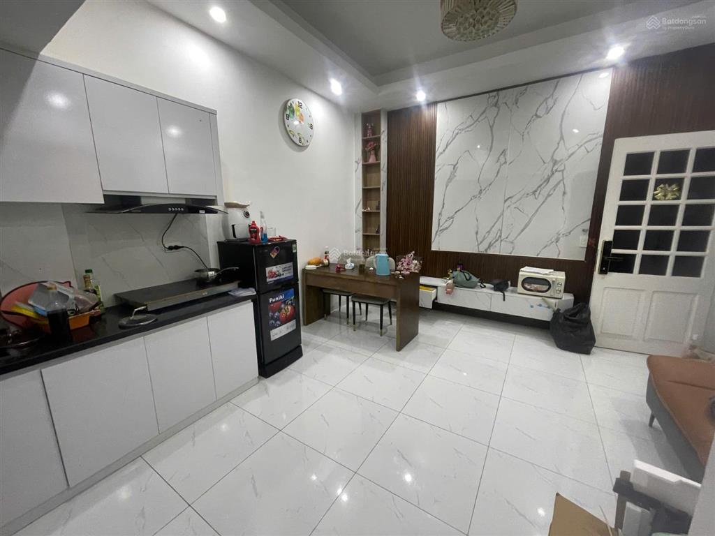 Nhà chính chủ sổ đổ sau quy hoạch ra gần mặt đường, đang cho thuê với dòng tiền 14 triệu/ tháng
