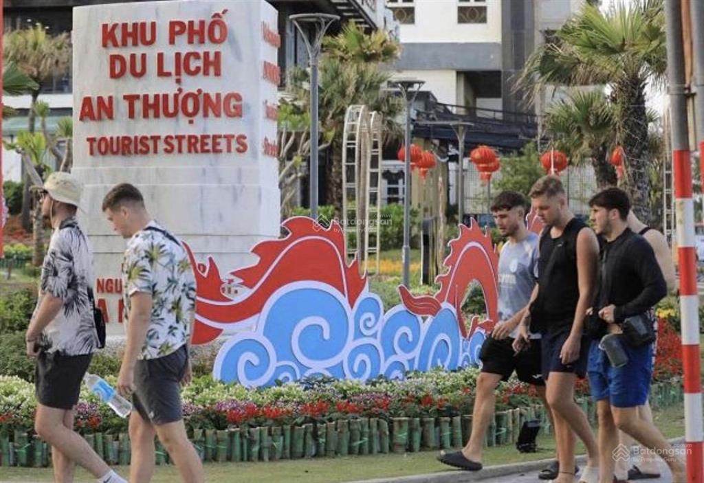 Góc 2 mặt tiền đường 7,5m  lê quang đạo ( góc ngã tư) 2 đường 7,5m