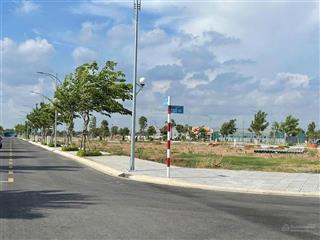 Hàng hiếm! 1 lô mặt tiền đẹp, lộ giới 40m  cách sân bay chỉ 12 phút  giá 18tr/m2 có thương lượng