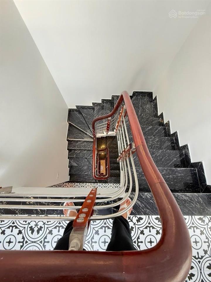 Bán nhà 4 tầng thạch bàn, long biên, hà nội