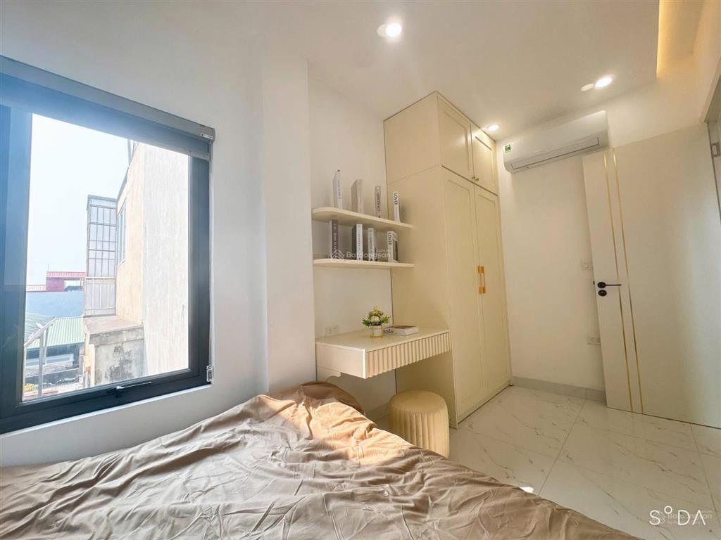 Bán căn hộ ccmn phố hoàng văn thái  thanh xuân 98m  8t  mt8.4m  36 tỷ. oto , doanh thu 2 tỷ/năm