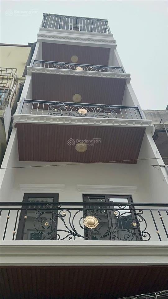 Bán nhà phố hào nam  đống đa 42m  5t  mt3.7m  10.6 tỷ . thang máy , full nội thất ở ngay