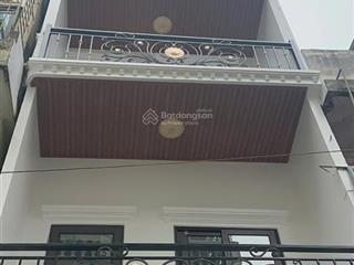 Bán nhà phố hào nam  đống đa 42m  5t  mt3.7m  10.6 tỷ . thang máy , full nội thất ở ngay