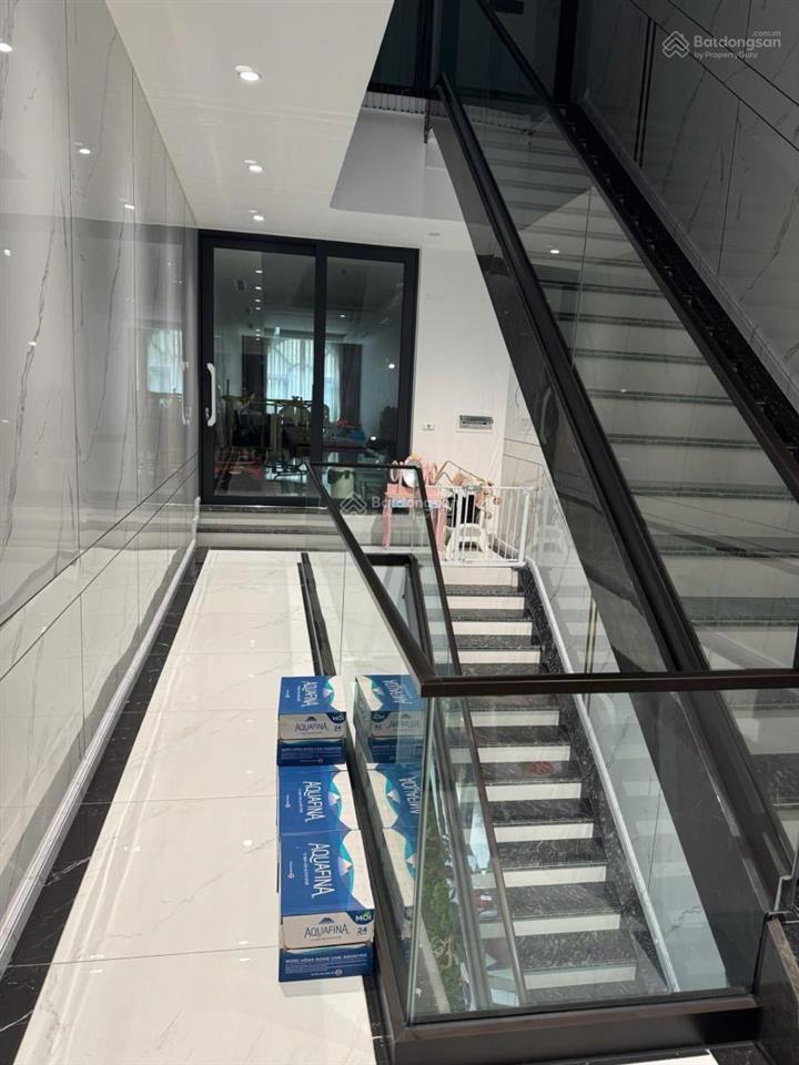 Hiếm ! bán nhà mặt phố ,phố huế  hai bà trưng 150m  6t mt4.3m  157 tỷ .kinh doanh sầm uất