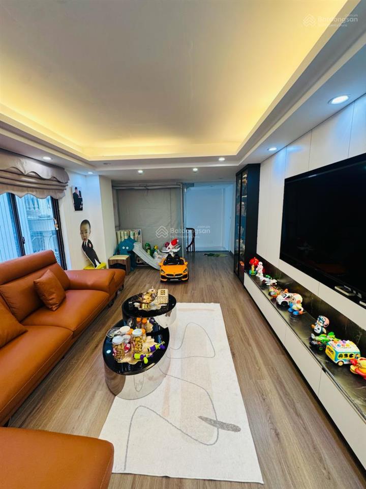 Hiếm ! bán nhà tôn đức thắng  đống đa 40m  6t  mt3.7m  16.1 tỷ . lô góc , kinh doanh , oto tải