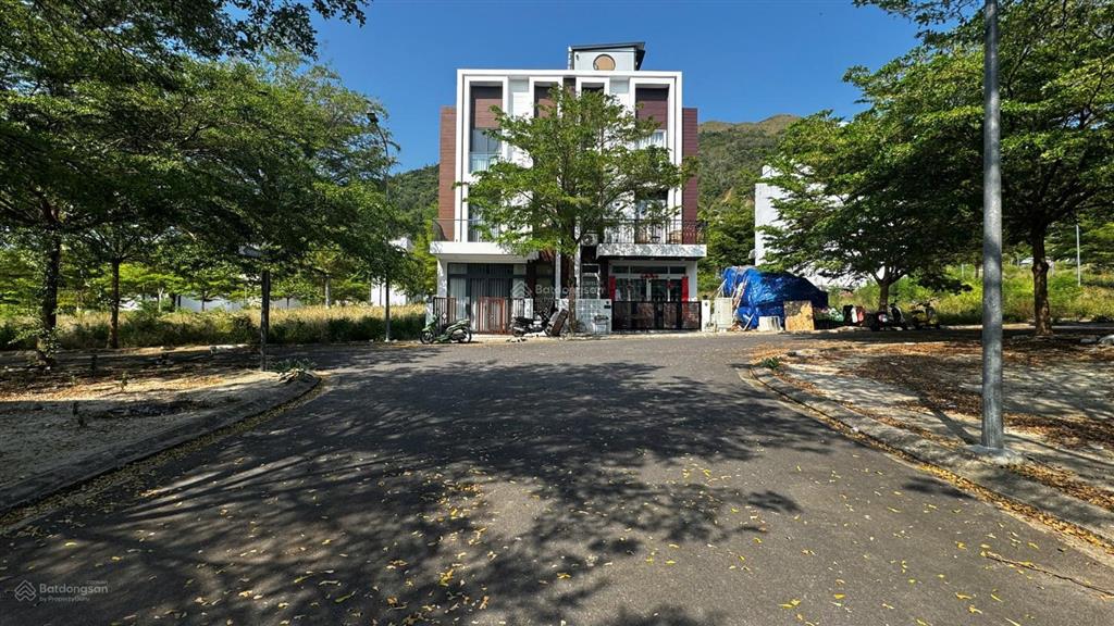 Bán nhanh lô sạch 63m đông nam giá 2,3t