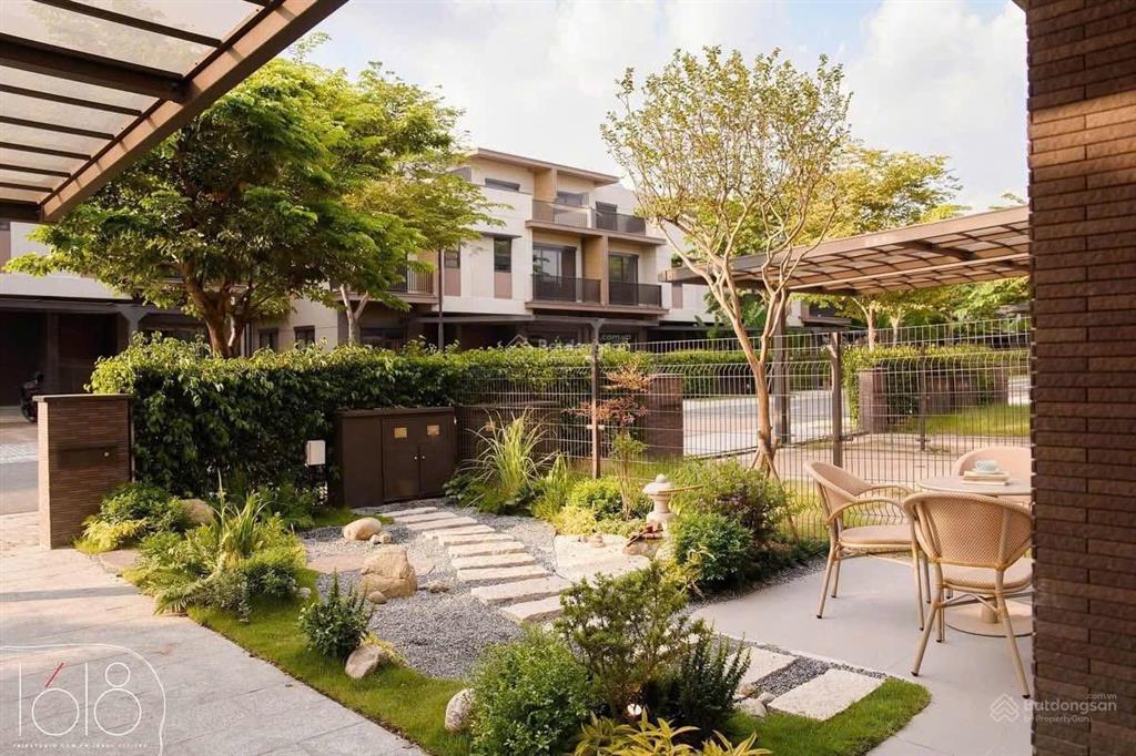 Nhà phố vườn ven sông izumi city  chỉ cách vinhomes quận 9 qua cầu đồng nai 2  sân vườn 54m2