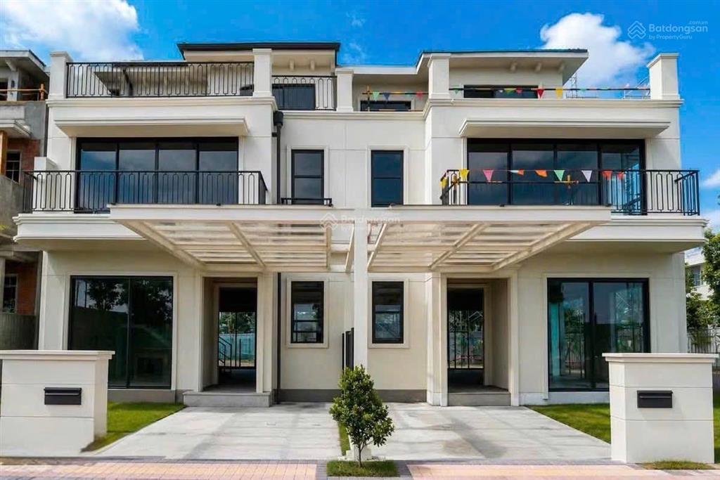 Nhà phố vườn ven sông izumi city  chỉ cách vinhomes quận 9 qua cầu đồng nai 2  sân vườn 54m2