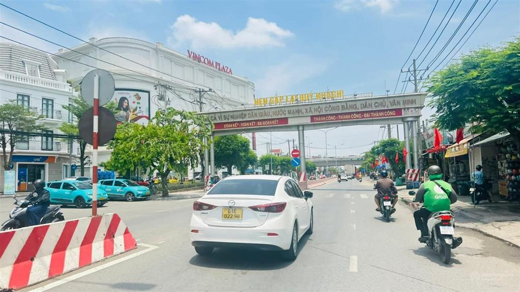 Lô góc kinh doanh tiền đẻ ra tiền sát vincom dĩ an 285 m2 giá 11 tỷ