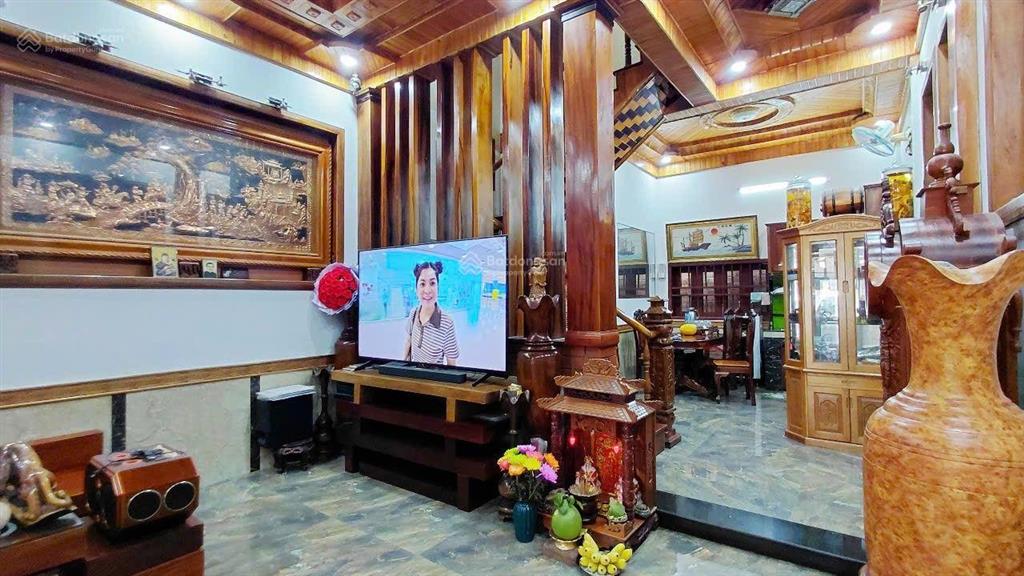 Gấp gấp vip chính chủ, có khách là chốt bán nhà 3 tầng, gần ngã tư, mặt tiền nhựa kinh doanh 15 tỷ