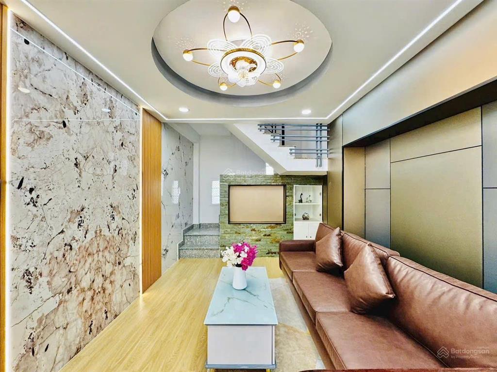 Bán nhà phú nhuận 31m2, 5 tầng 6,95 tỷ