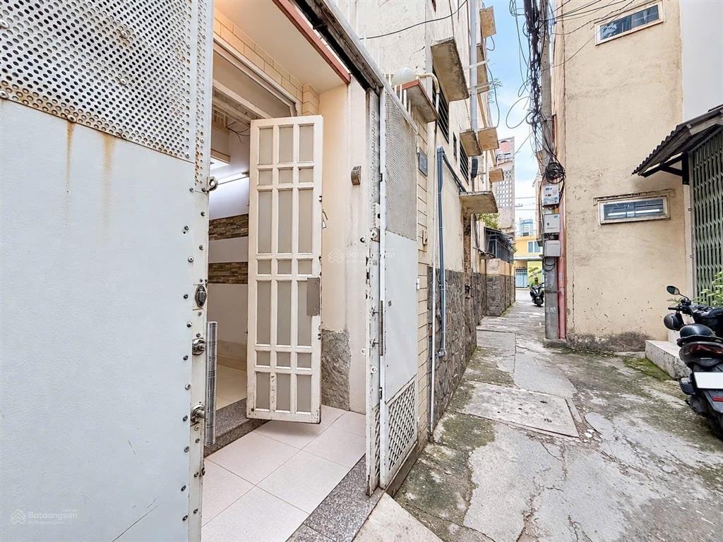Bán nhà tại nguyễn đình chính, 5,2 tỷ, 29m2, 4 tầng, 2pn, 3wc