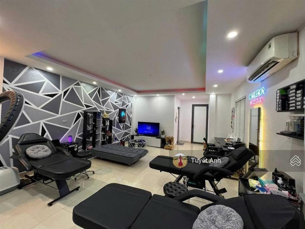 28 tỷ mặt phố nguyễn văn tuyết, đống đa. lô góc 2 thoáng. 40 m. 6 tầng thang máy. mt 5m.