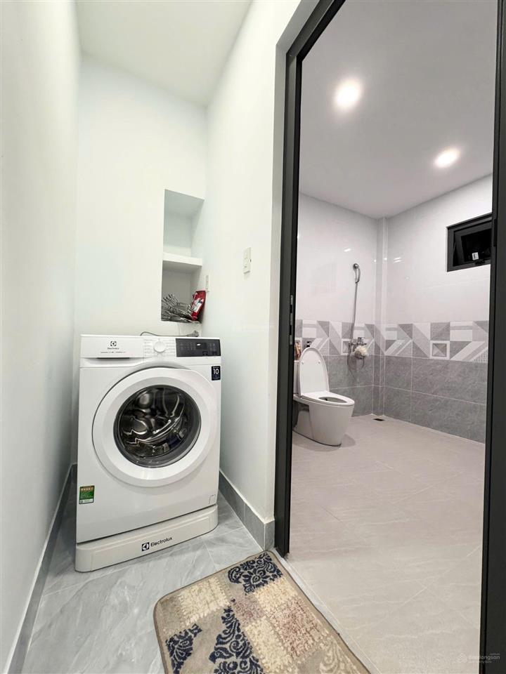 Bán nhà hẻm oto đường hoàng diệu  3 phòng ngủ  nhà đẹp sách vali vô ở