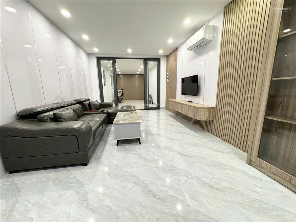 Bán nhà hẻm oto đường hoàng diệu  3 phòng ngủ  nhà đẹp sách vali vô ở
