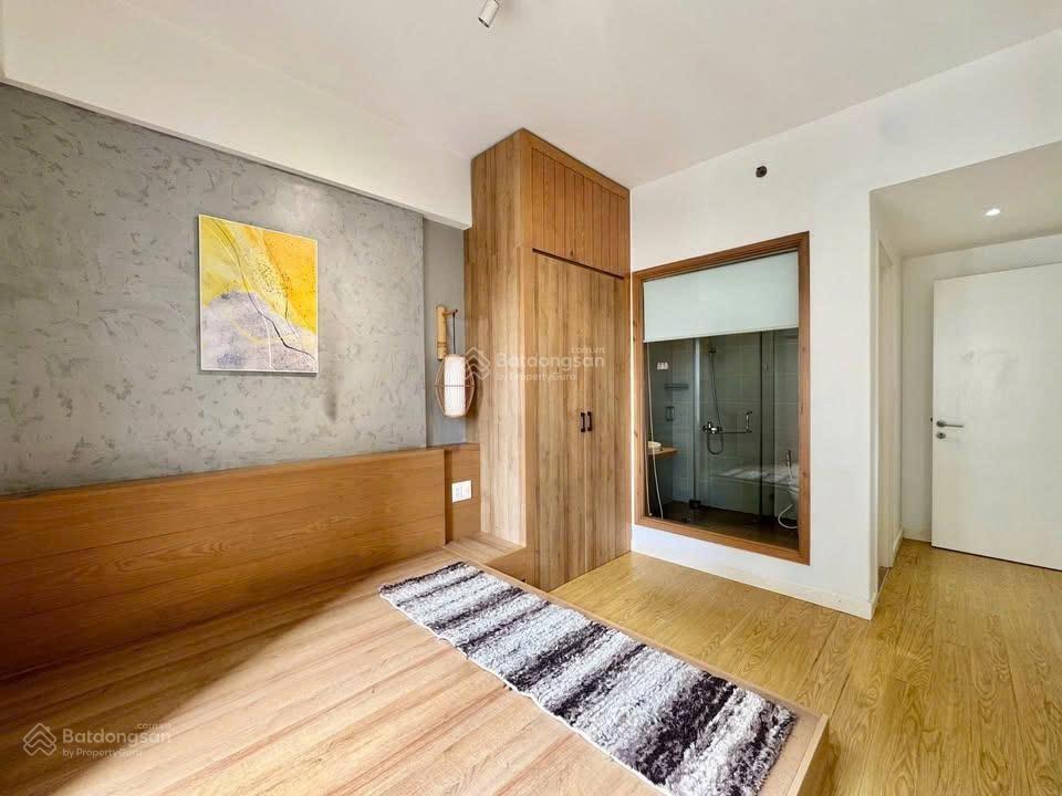 Căn hộ 2 phòng ngủ view sông đang trống sẵn tại masteri giá thuê 23 triệu có suất oto