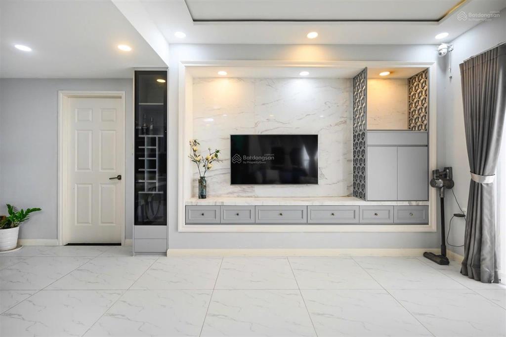 Cho thuê nhanh căn hộ 3 phòng ngủ view hồ bơi tòa t5 masteri thảo điền