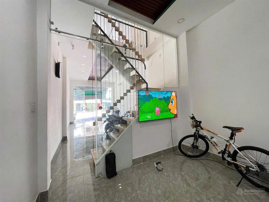 Bán nhà phố nha trang mặt tiền lê hồng phong, phước hòa  1 trệt 2 lầu, full nội thất, giá 8,65 tỷ