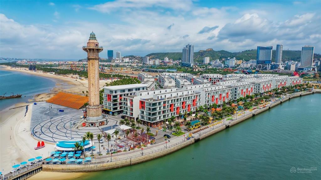 Bán shophouse sun porto mặt bến du thuyền, cạnh ngọn hải đăng. nhận nhà ngay, htls 24 tháng