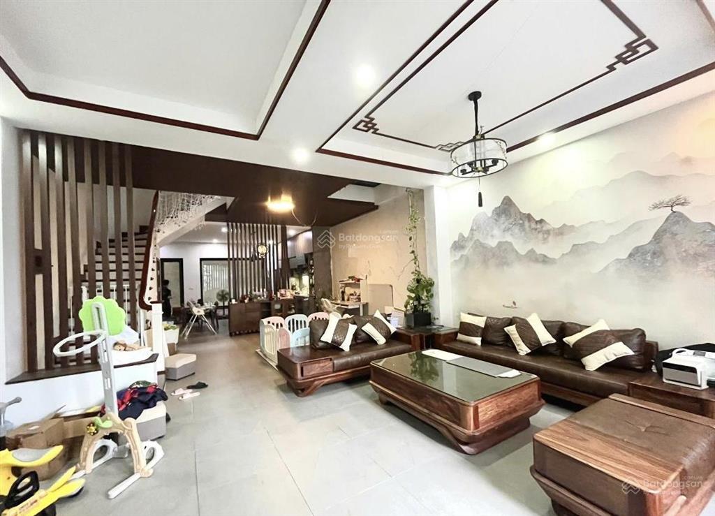 Bán nhà vườn lê trọng tấn, 2 mặt thoáng, vỉa hè, gara ô tô, view vườn hoa cực đẹp.