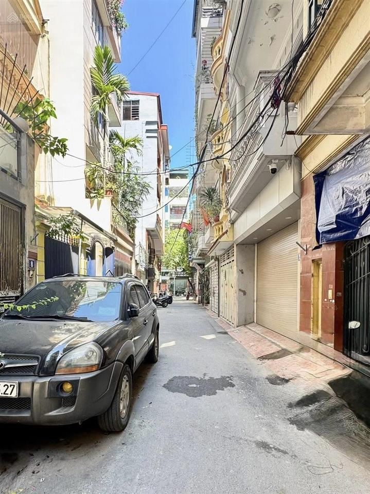Bán nhà dương quảng hàm, 5 tầng 2 mặt thoáng, gara ô tô, kinh doanh, vài bước ra công viên.