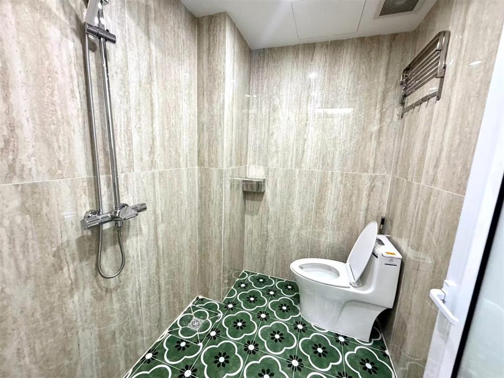 Bán nhà láng hạ, 6 tầng thang máy, 2 mặt thoáng sáng, vỉa hè ô tô dừng đỗ, kinh doanh, văn phòng.