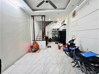 Bán nhà giáp nhị, hoàng mai, nhà đẹp 5 tầng ở ngay, ô tô đỗ gần, 2 mặt thoáng sáng