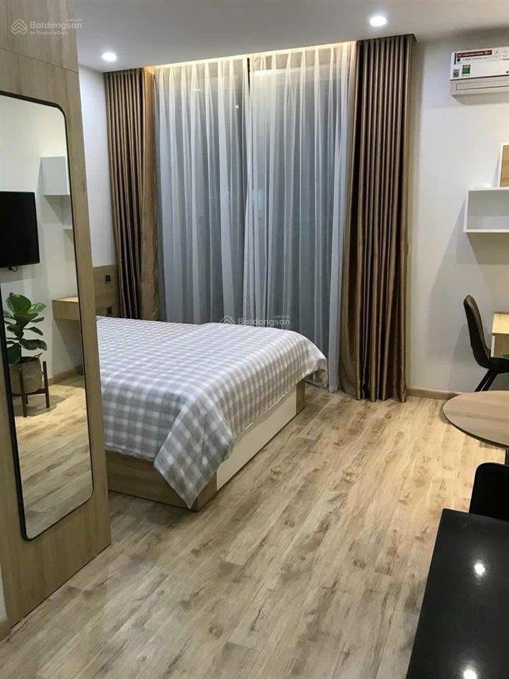 Chính chủ cho thuê gấp căn hộ studio 30m2 full nội thất cao cấp từ 8,5 tr/th vinhomes greenbay