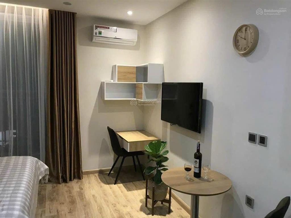 Chính chủ cho thuê gấp căn hộ studio 30m2 full nội thất cao cấp từ 8,5 tr/th vinhomes greenbay