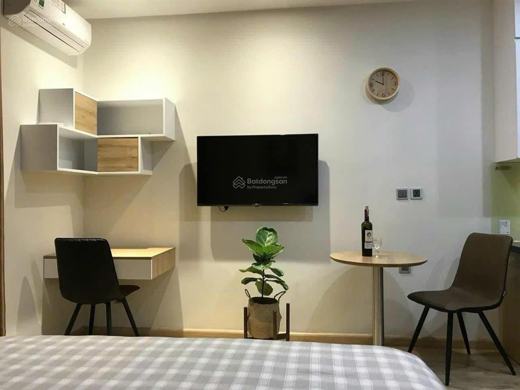 Chính chủ cho thuê gấp căn hộ studio 30m2 full nội thất cao cấp từ 8,5 tr/th vinhomes greenbay