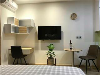 Chính chủ cho thuê gấp căn hộ studio 30m2 full nội thất cao cấp từ 8,5 tr/th vinhomes greenbay