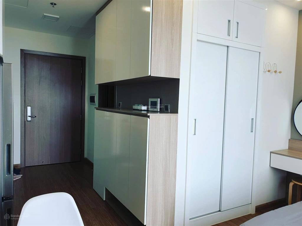 Chính chủ cho thuê studio 30m2 đủ đồ khách chỉ mang vali tới ở tại vinhomes greenbay