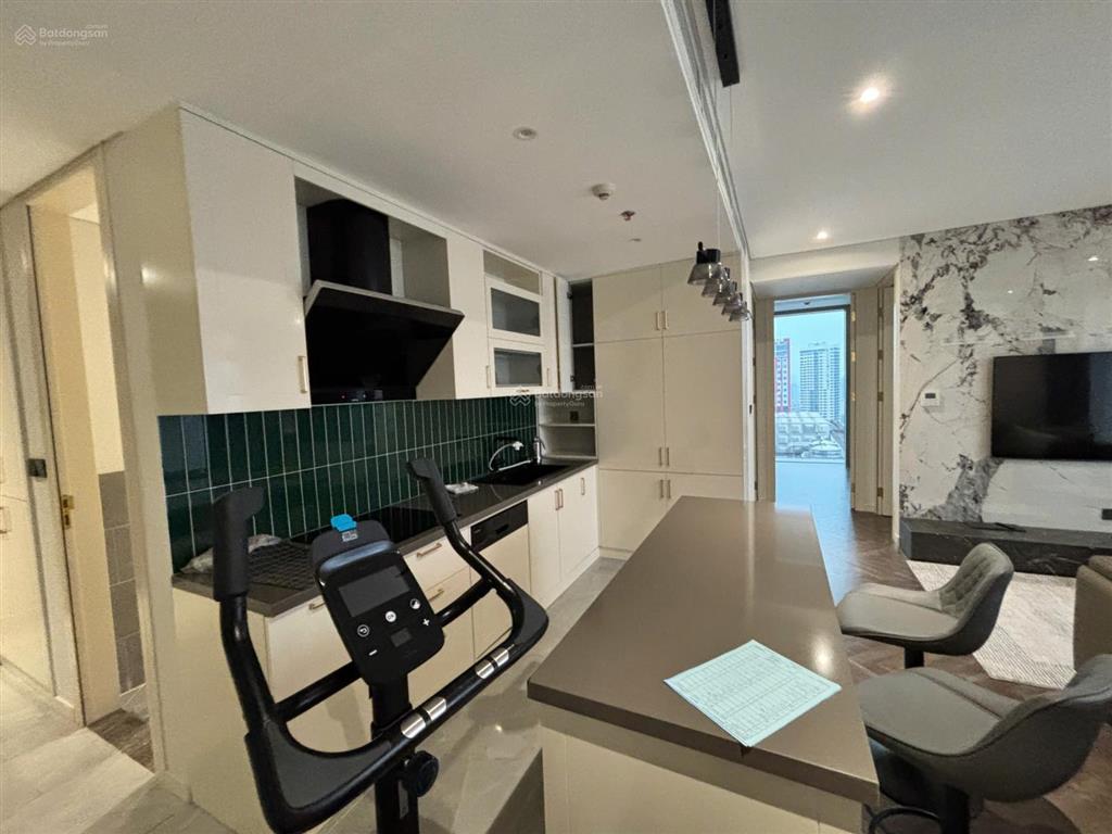 Cho thuê gấp căn hộ 3pn, 2wc, epic tower, 19 duy tân, 93m2, 38 triệu vnd