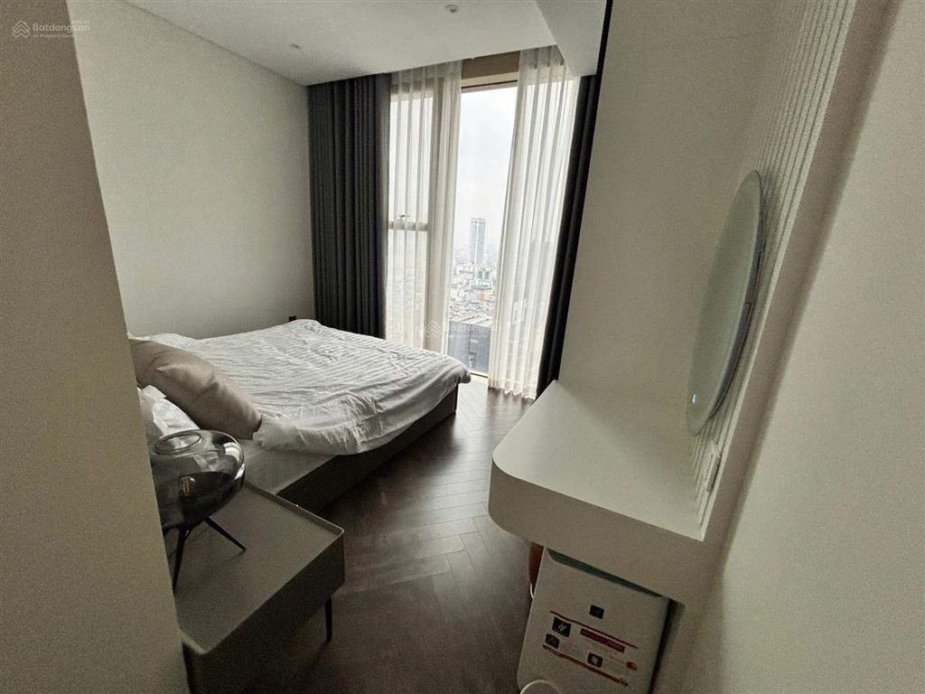Cho thuê cc epic tower, 19 duy tân, 37 triệu, 93m2, 3pn, 2wc, view đẹp, tốt