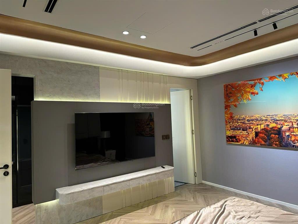 Bán căn hộ 3pn tầng đẹp, view đẹp, full đồ, 360 giải phóng  0902 030 ***