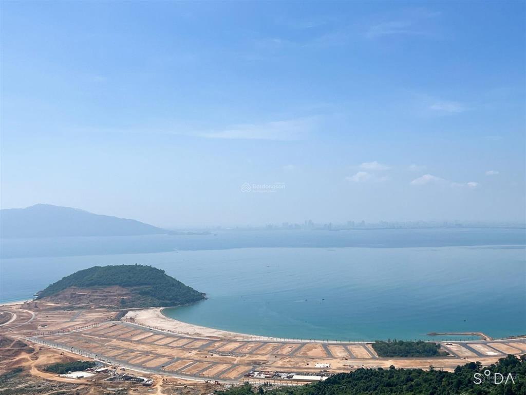 Bán căn liền kề đường sóng vịnh 10  21 , cạnh căn góc, sát biển, dự án vinhomes hải vân bay