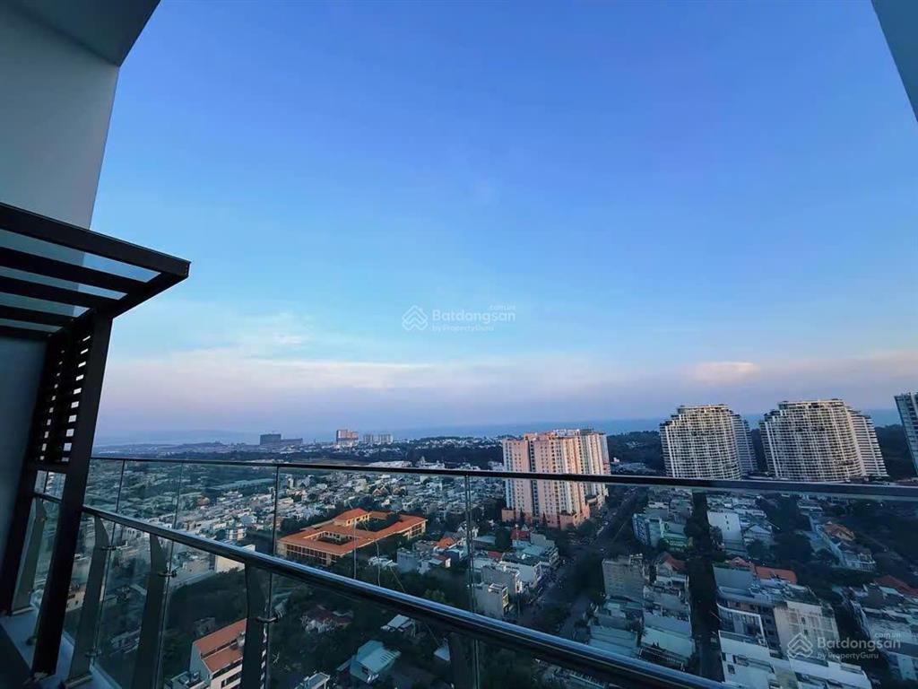 Duplex penthouse 2 tầng, giá 8.99 tỷ  156.86m2, 2 ban công, view biển đông nam, 3pn, 2 phòng khách