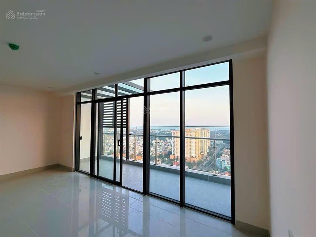Duplex penthouse 2 tầng, giá 8.99 tỷ  156.86m2, 2 ban công, view biển đông nam, 3pn, 2 phòng khách